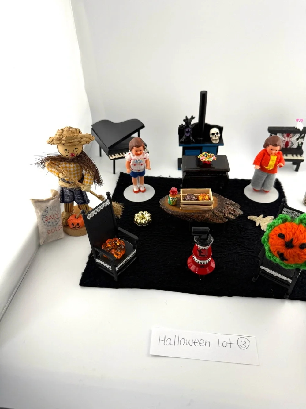 Vintage Dollhouse Halloween Lot - 1:12 Scale Miniatures & Furniture